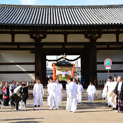 宇佐神輿フェスタ 天平の“生き証人” 東大寺・転害門